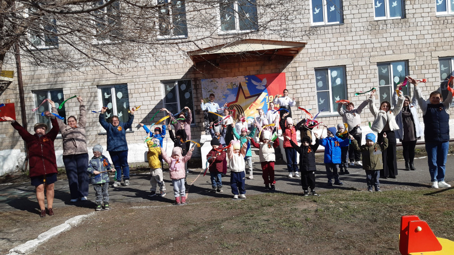 Флешмоб на 9 мая Флешмоб на 9 мая.